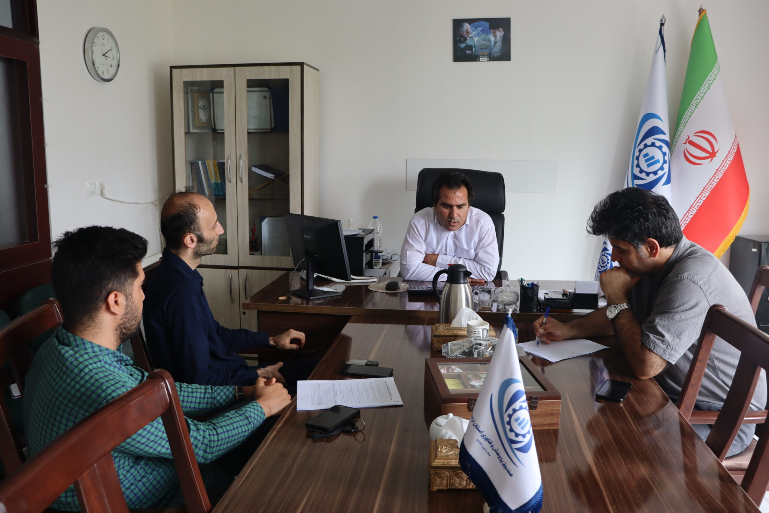 جلسه بررسی مسائل و مشکلات شرکت ها و واحد های فناور استان